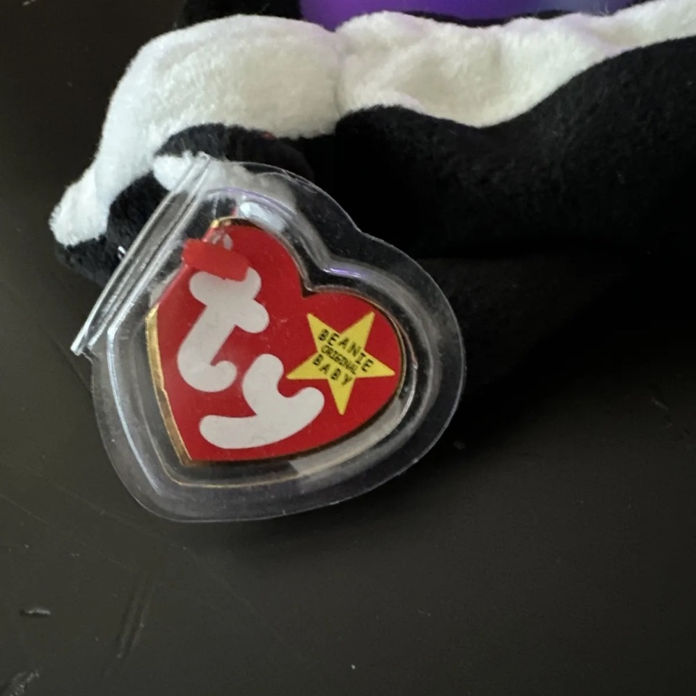 Stinky the skunk Beanie baby